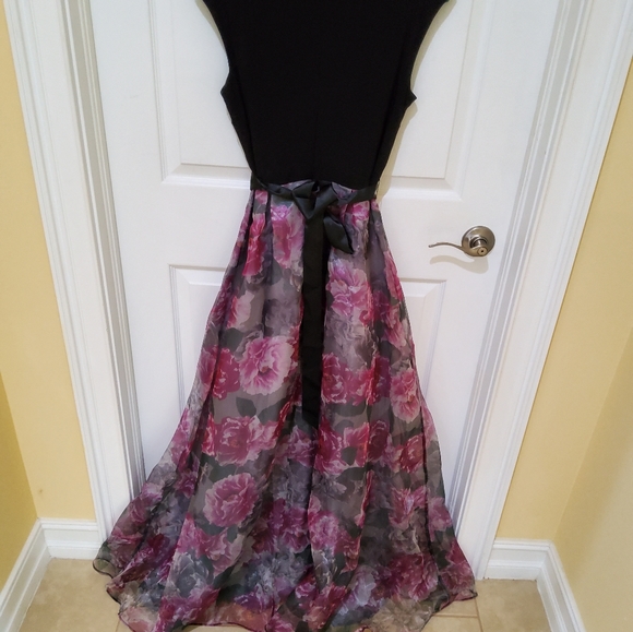 Dress - Picture 5 of 9